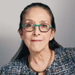 Wendy Schoen headshot